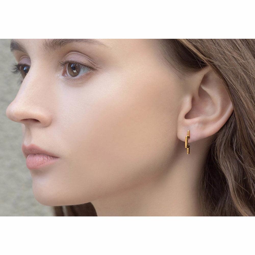 shkoh_fine_jewelry_discrete_diamond_earring_02.jpg