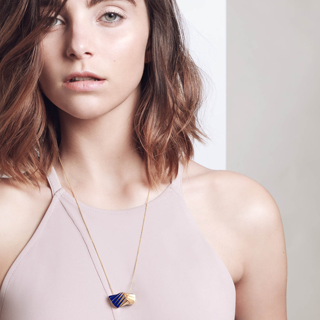 ONDINE BLACK PENDANT