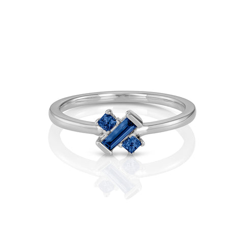 Yours only - Round Diamond and tapered Baguette Ring