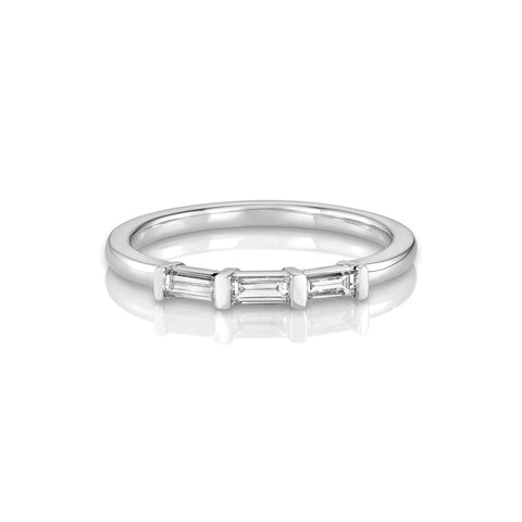 Yours only - Round Diamond and tapered Baguette Ring