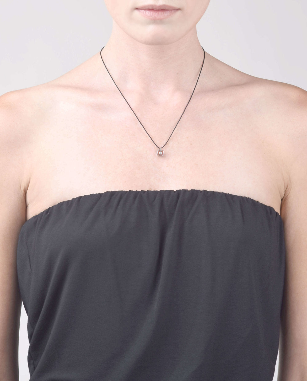 shkoh_fine_jewelry_iris_geo_diamond_pendant_02.jpg